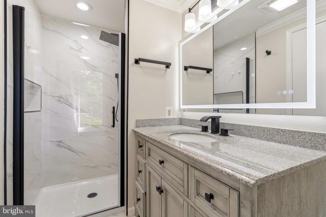 8701 LOCHAVEN DR, Gaithersburg, MD 20882