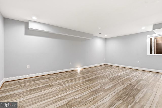 8701 LOCHAVEN DR, Gaithersburg, MD 20882