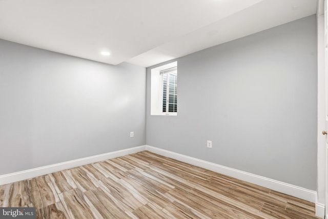 8701 LOCHAVEN DR, Gaithersburg, MD 20882