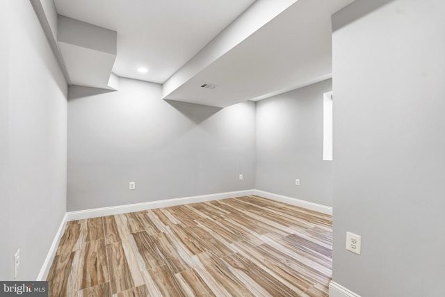 8701 LOCHAVEN DR, Gaithersburg, MD 20882