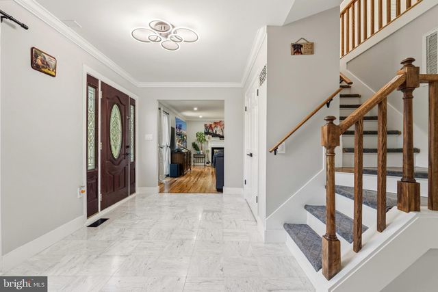 8701 LOCHAVEN DR, Gaithersburg, MD 20882