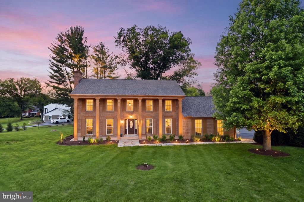 8701 LOCHAVEN DR, Gaithersburg, MD 20882