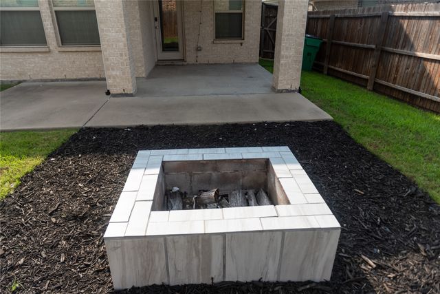 1000 Hoxton Road, Forney, TX 75126