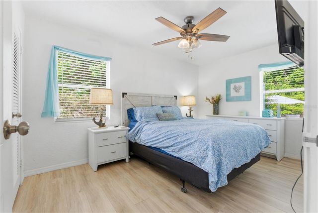 1249 ESSEX DRIVE N, St Petersburg, FL 33710