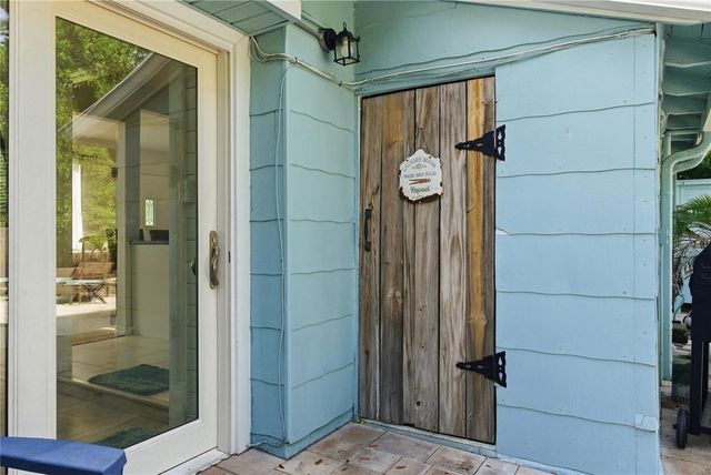 1249 ESSEX DRIVE N, St Petersburg, FL 33710