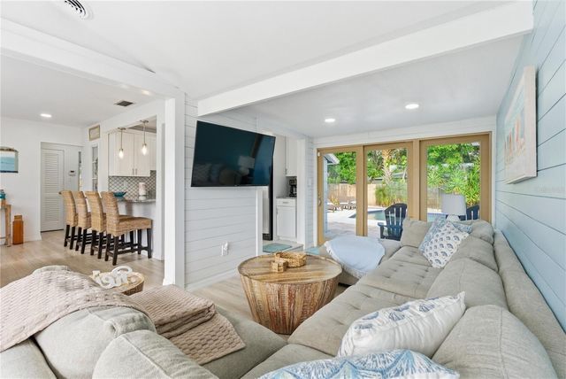 1249 ESSEX DRIVE N, St Petersburg, FL 33710