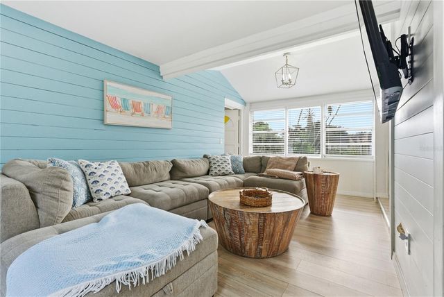 1249 ESSEX DRIVE N, St Petersburg, FL 33710