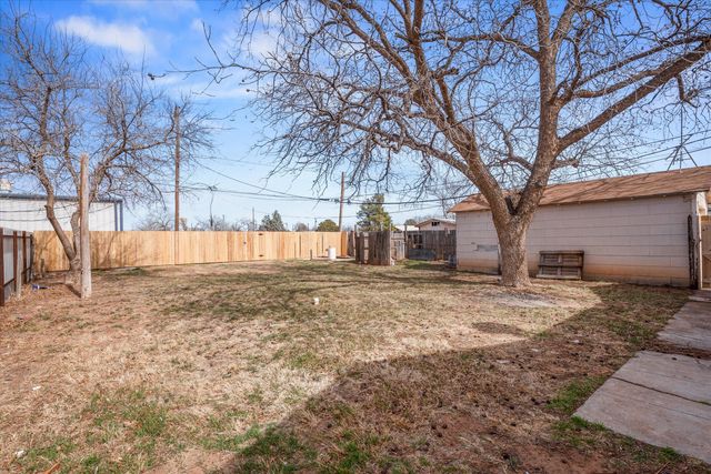 107 Hickory Street, Levelland, TX 79336