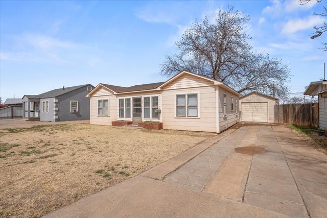 107 Hickory Street, Levelland, TX 79336