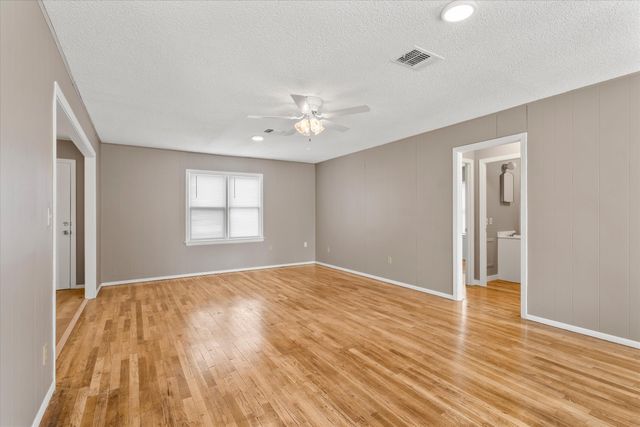 107 Hickory Street, Levelland, TX 79336