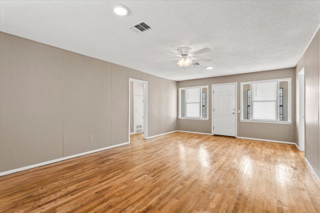 107 Hickory Street, Levelland, TX 79336