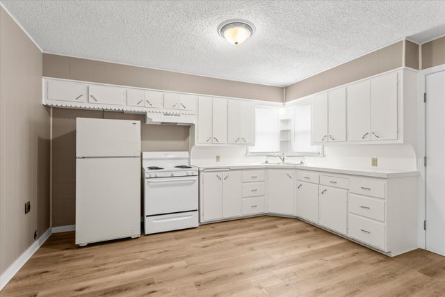 107 Hickory Street, Levelland, TX 79336