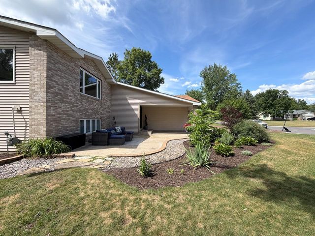 15620 Dolomite Street NW, Anoka, MN 55303