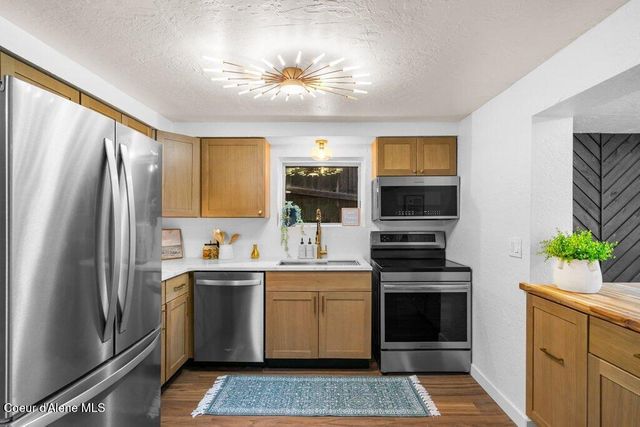 12034 N Wildwood Point RD, Hauser, ID 83854