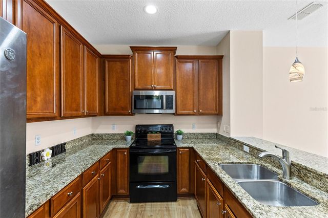 220 MAPLEBROOK DRIVE, Altamonte Springs, FL 32714