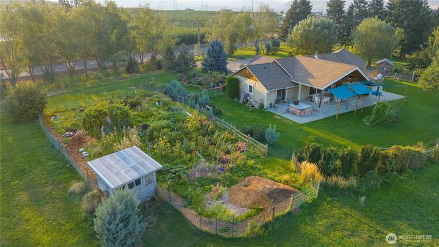 129 Robinson Canyon Road, Omak, WA 98841