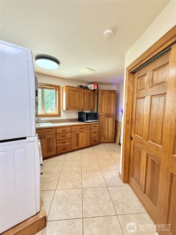 129 Robinson Canyon Road, Omak, WA 98841