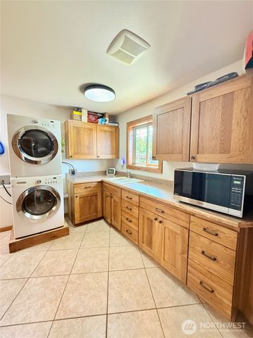 129 Robinson Canyon Road, Omak, WA 98841