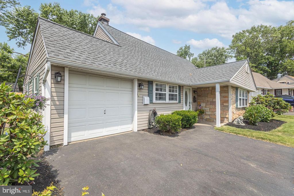 11 HIGH RD, LEVITTOWN, PA 19056 — photo 2