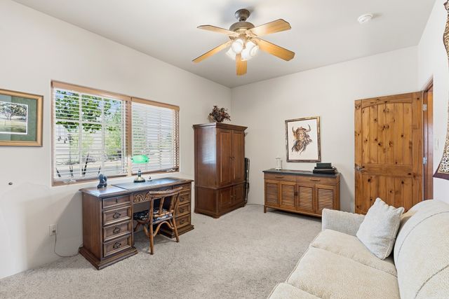 38 E Via Plaza Nueva, Santa Fe, NM 87507