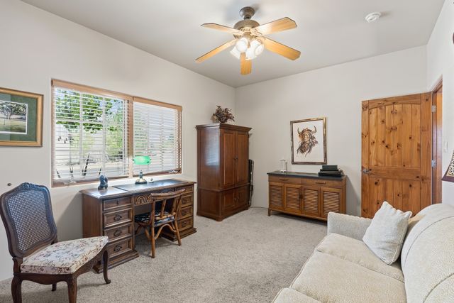 38 E Via Plaza Nueva, Santa Fe, NM 87507