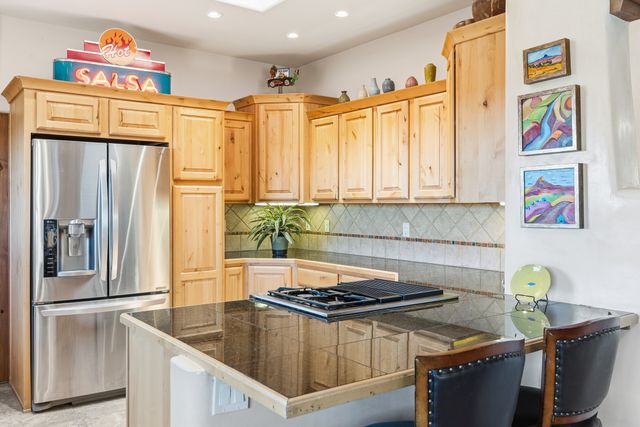 38 E Via Plaza Nueva, Santa Fe, NM 87507