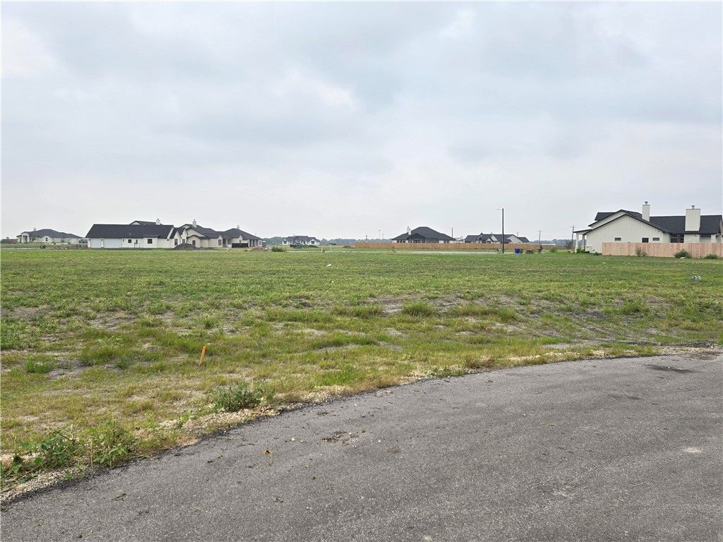 1517 Dancing Elk Dr, Corpus Christi, TX 78415 — photo 2