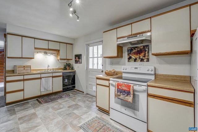 2893 SCOTTSVILLE RD, Charlottesville, VA 22902