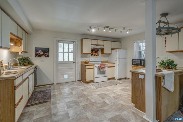 2893 SCOTTSVILLE RD, Charlottesville, VA 22902