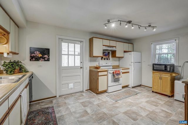 2893 SCOTTSVILLE RD, Charlottesville, VA 22902