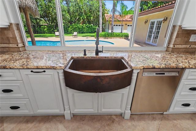15144 SW 72nd Ct, Palmetto Bay, FL 33158