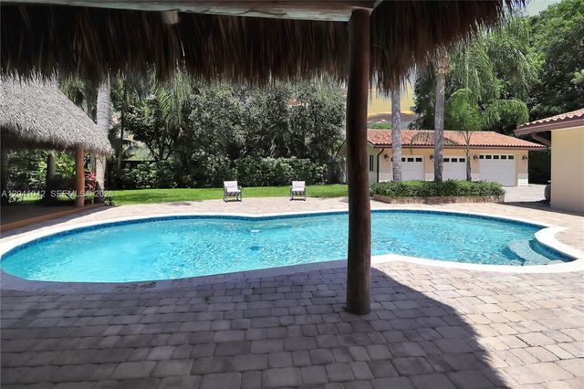 15144 SW 72nd Ct, Palmetto Bay, FL 33158
