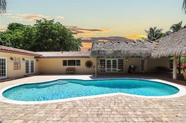 15144 SW 72nd Ct, Palmetto Bay, FL 33158