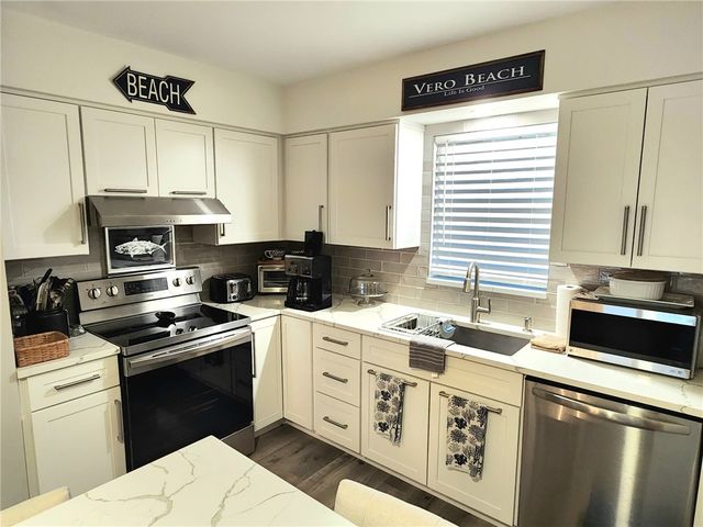 2333 Indian River Boulevard 505, Vero Beach, FL 32960