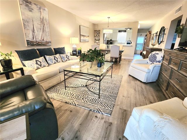 2333 Indian River Boulevard 505, Vero Beach, FL 32960