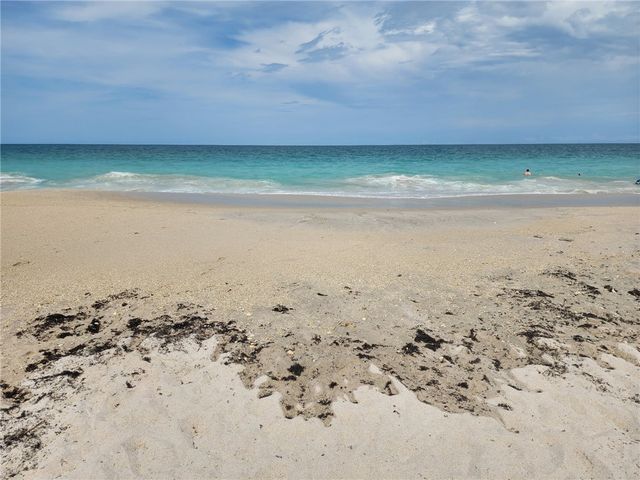 2333 Indian River Boulevard 505, Vero Beach, FL 32960