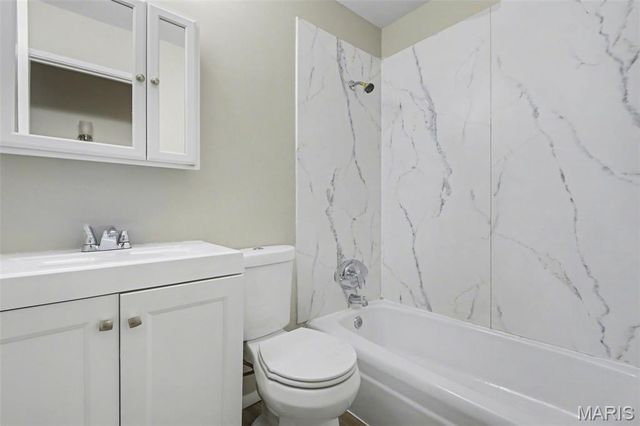 2627 SE Bruno Avenue, St Louis, MO 63114