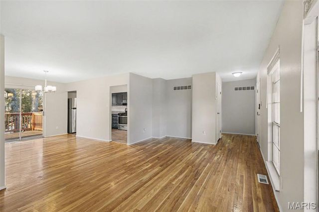 2627 SE Bruno Avenue, St Louis, MO 63114