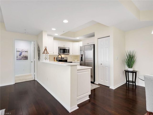 1001 Arbor Lake DR 406, Naples, FL 34110