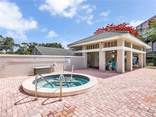 1001 Arbor Lake DR 406, Naples, FL 34110