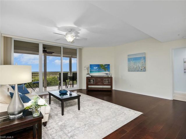 1001 Arbor Lake DR 406, Naples, FL 34110