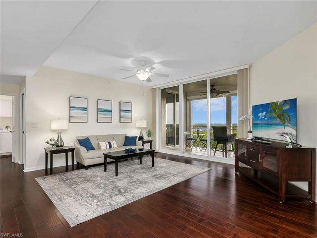 1001 Arbor Lake DR 406, Naples, FL 34110