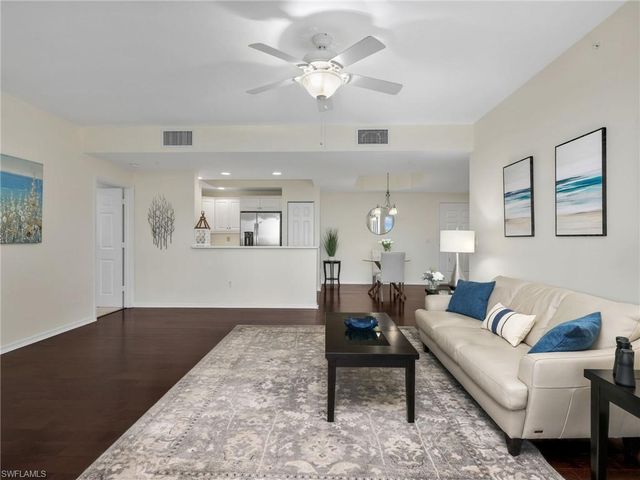 1001 Arbor Lake DR 406, Naples, FL 34110