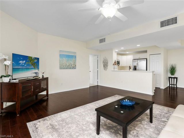 1001 Arbor Lake DR 406, Naples, FL 34110