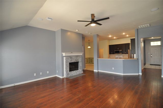 8413 Tribute Lane, Fort Worth, TX 76131