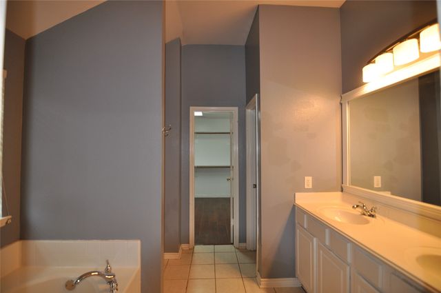 8413 Tribute Lane, Fort Worth, TX 76131