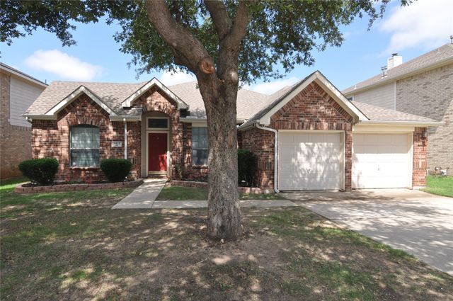 8413 Tribute Lane, Fort Worth, TX 76131