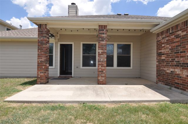 8413 Tribute Lane, Fort Worth, TX 76131