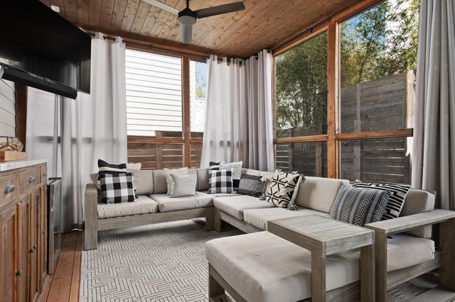 1600 Singleton Ave, Austin, TX 78702