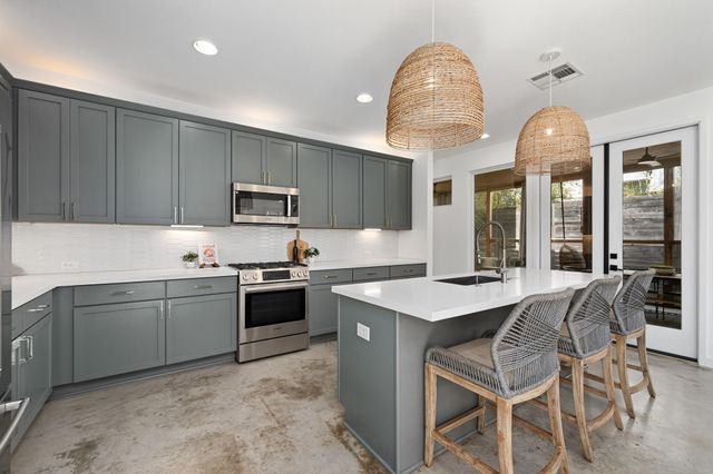 1600 Singleton Ave, Austin, TX 78702